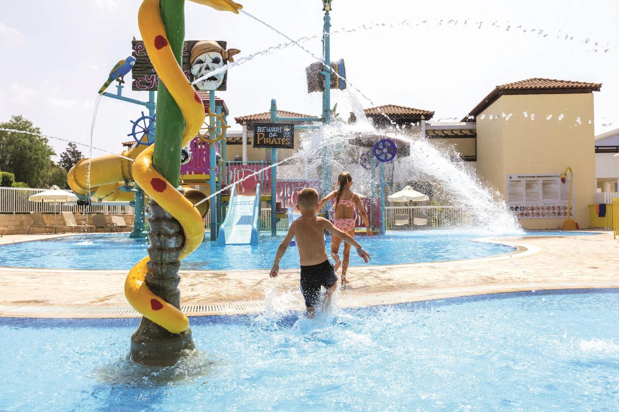 Atlantica Aeneas Resort Agia Napa Exterior foto
